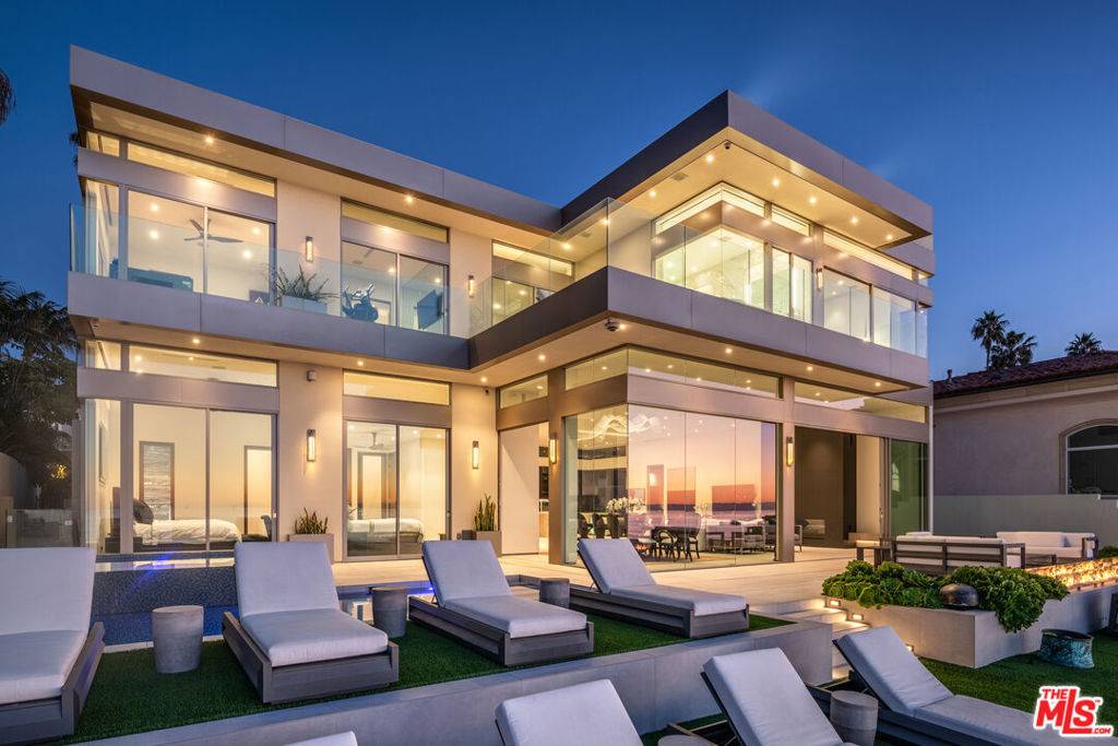 La Jolla, CA 92037,6436 Camino De La Costa