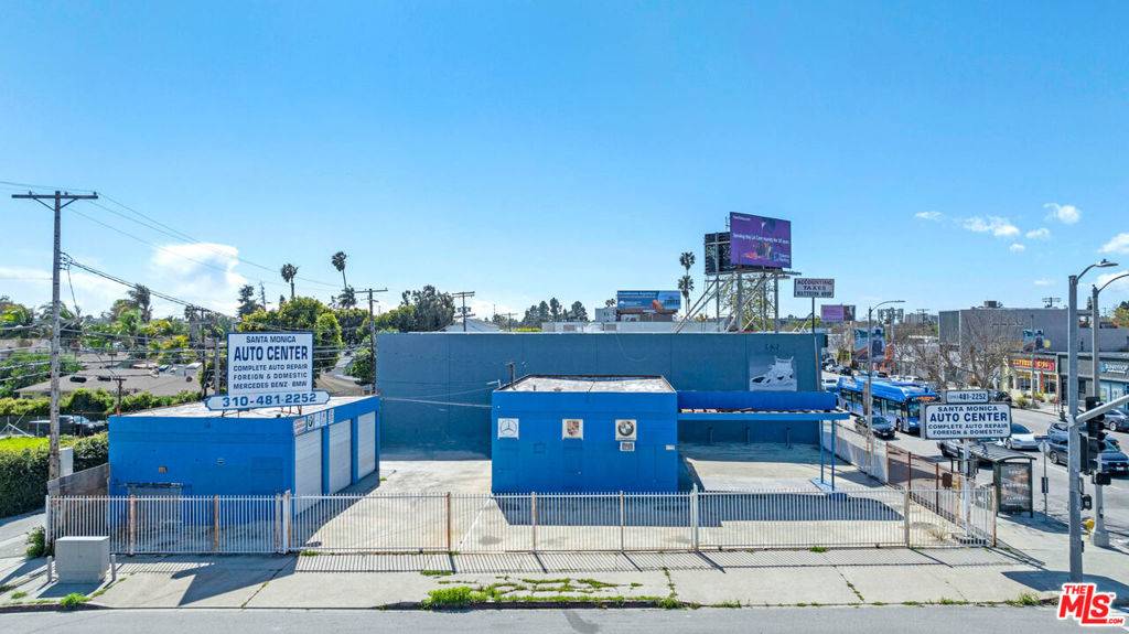 Los Angeles, CA 90064,11708 W Pico BLVD