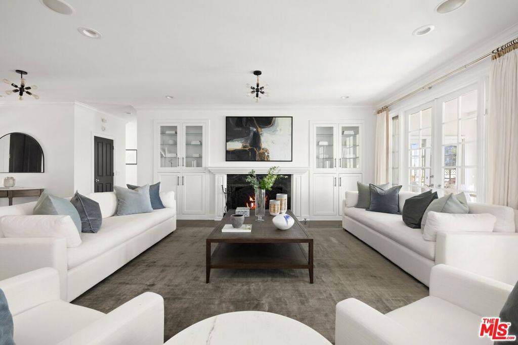 Los Angeles, CA 90077,10812 Portofino PL