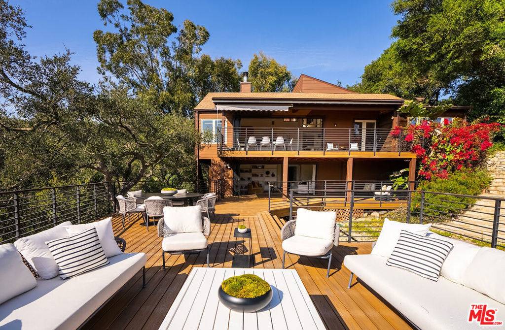 Topanga, CA 90290,21338 Colina DR