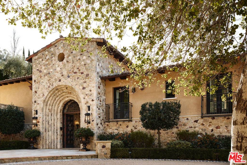 Los Angeles, CA 90077,10936 Chalon RD