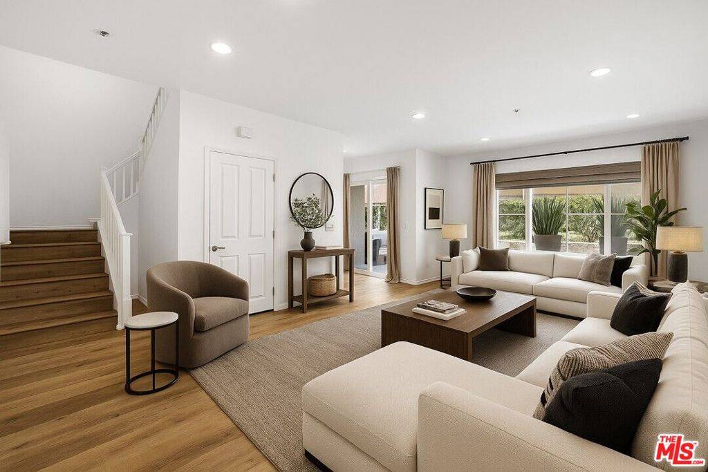 Playa Vista, CA 90094,6020 Seabluff DR #113