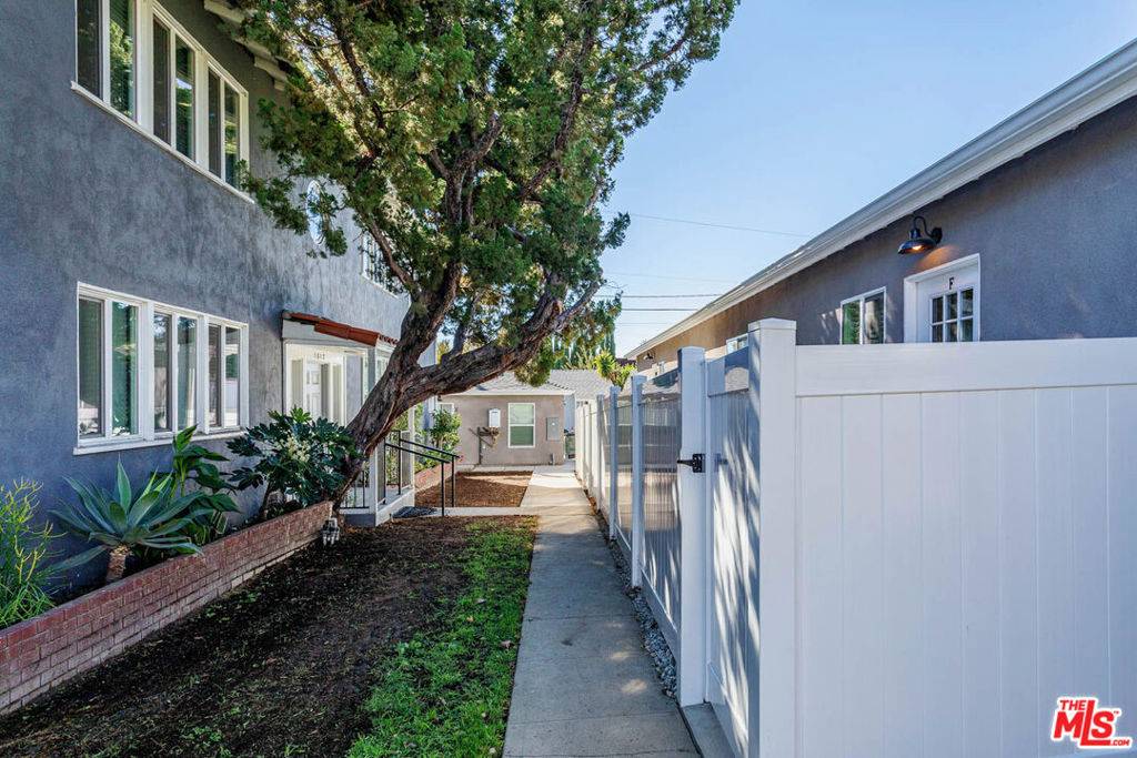 Glendale, CA 91201,1818 W Glenoaks BLVD #A