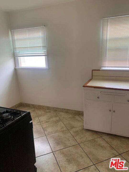 Los Angeles, CA 90008,4131 Palmwood DR #5
