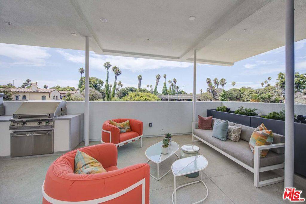 Ventura, CA 93001,160 S Ventura AVE #160-202