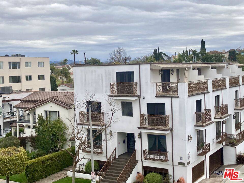 Los Angeles, CA 90035,1097 S Bedford DR #301