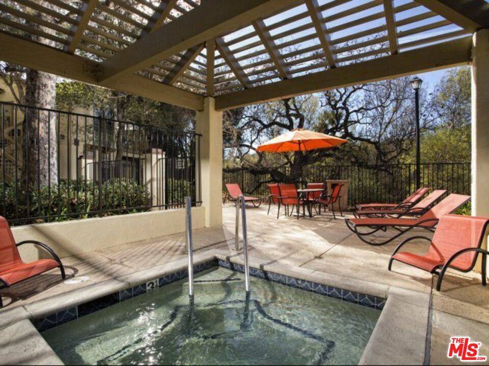 Westlake Village, CA 91362,973 WESTCREEK LN #244
