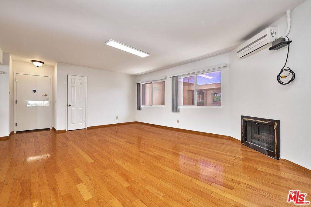 Los Angeles, CA 90005,3970 Ingraham ST #302