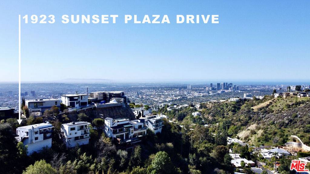 Los Angeles, CA 90069,1923 Sunset Plaza DR
