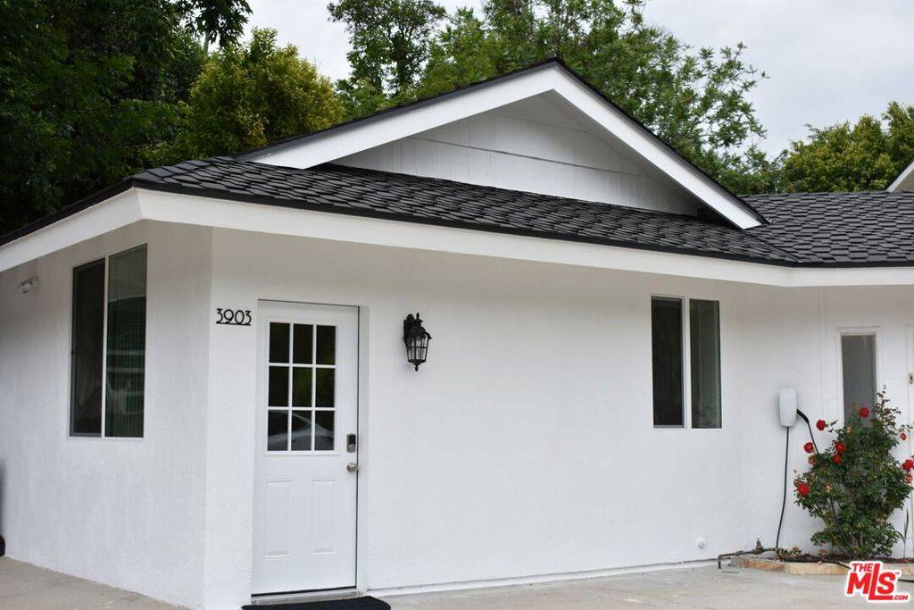 Sherman Oaks, CA 91403,3903 Woodcliff RD