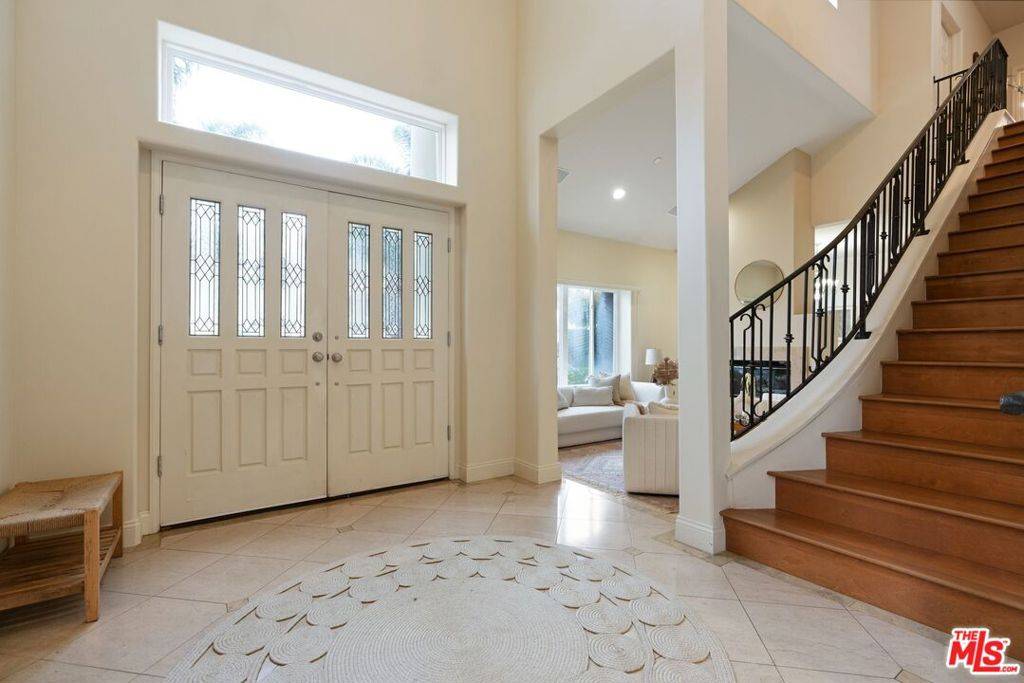 Los Angeles, CA 90066,11825 Rowles CT