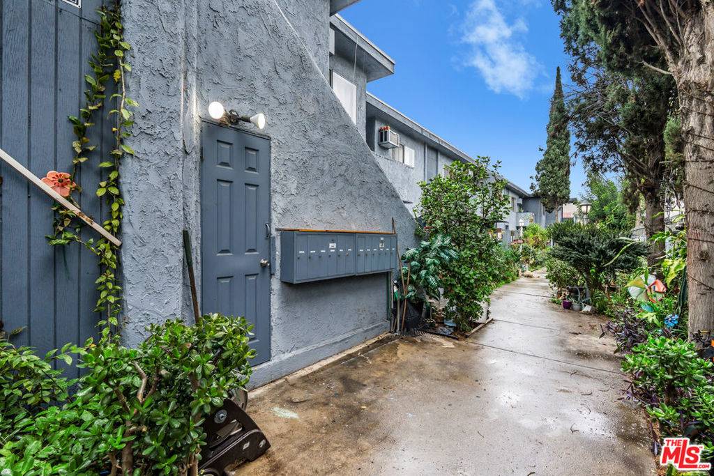 Panorama City, CA 91402,14811 Parthenia ST