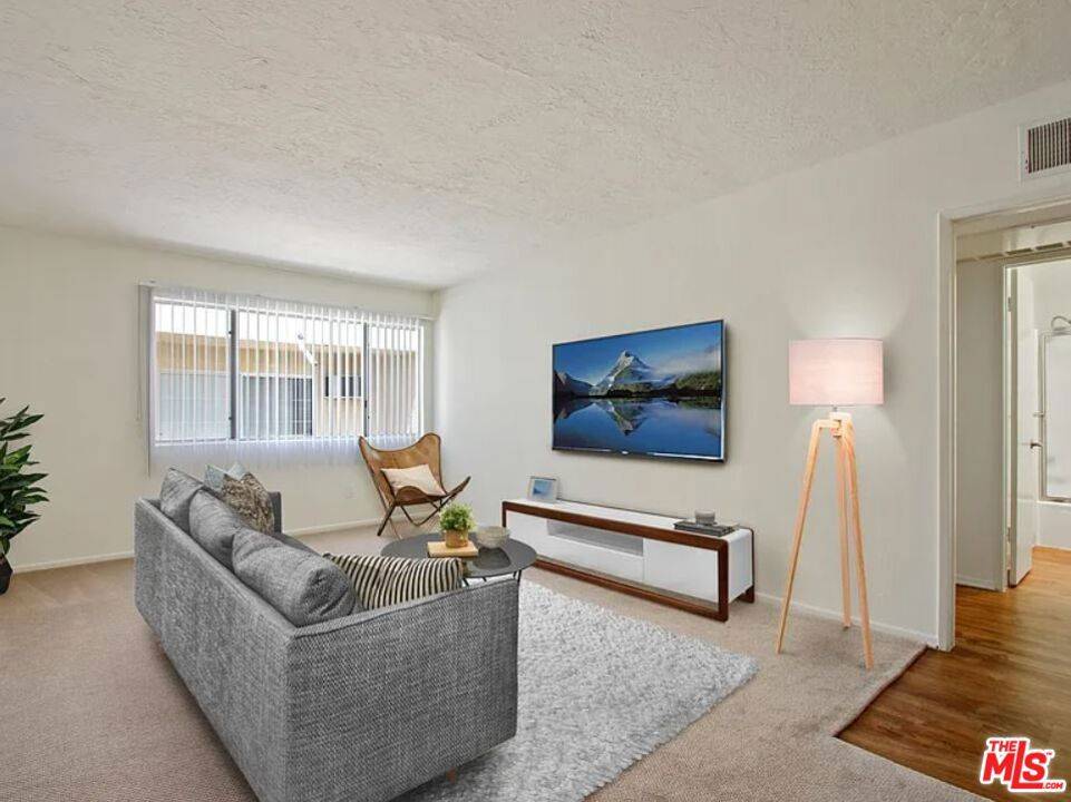 Sherman Oaks, CA 91403,4553 Willis AVE