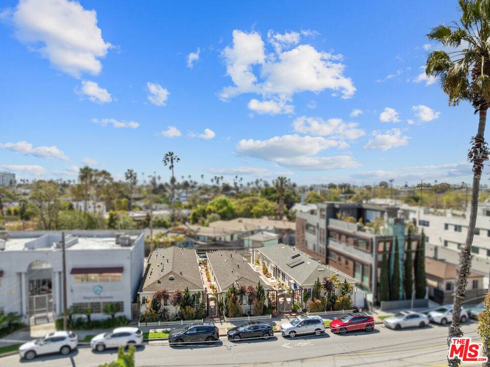 Venice, CA 90291,1722 Abbot Kinney BLVD