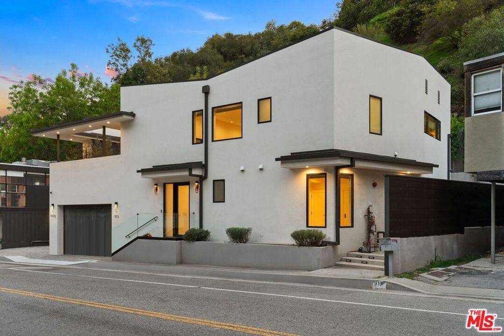 Bel Air, CA 90077,913 913 1/2 N Beverly Glen BLVD