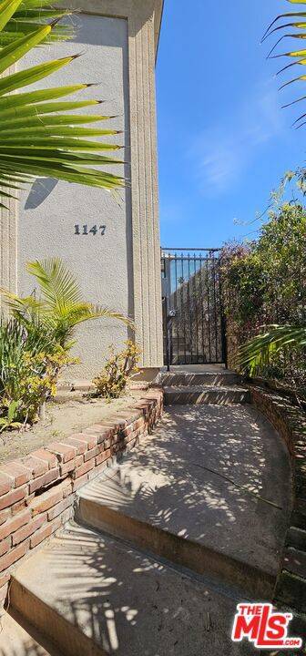 Santa Monica, CA 90403,1147 Lincoln BLVD