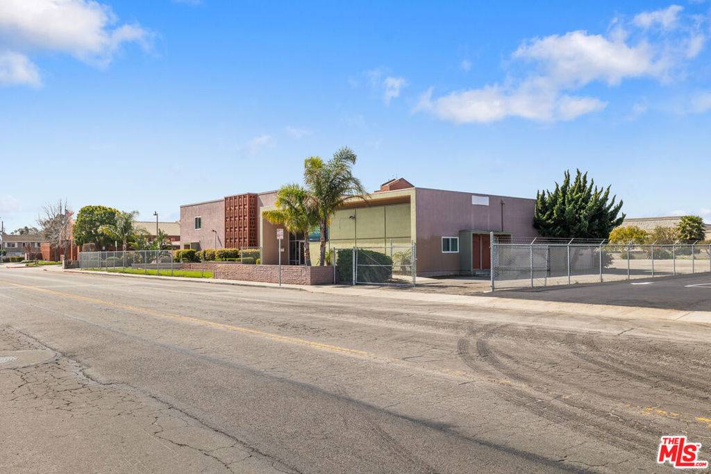 Oxnard, CA 93030,375 S K ST