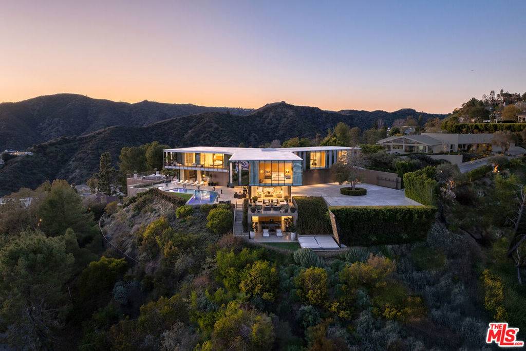 Los Angeles, CA 90049,11490 Orum RD