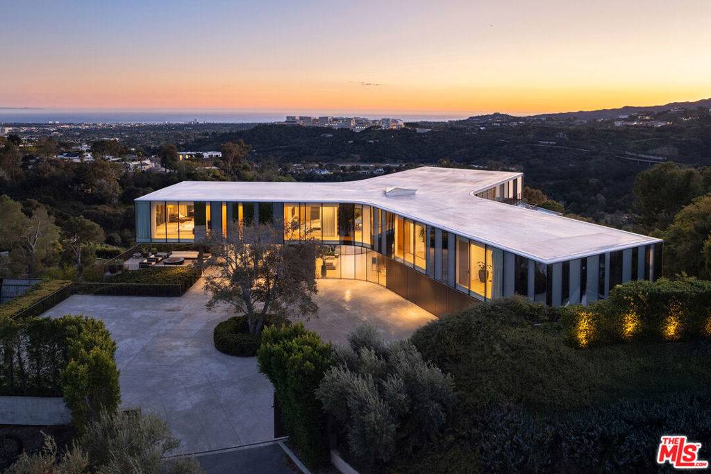 Los Angeles, CA 90049,11490 Orum RD