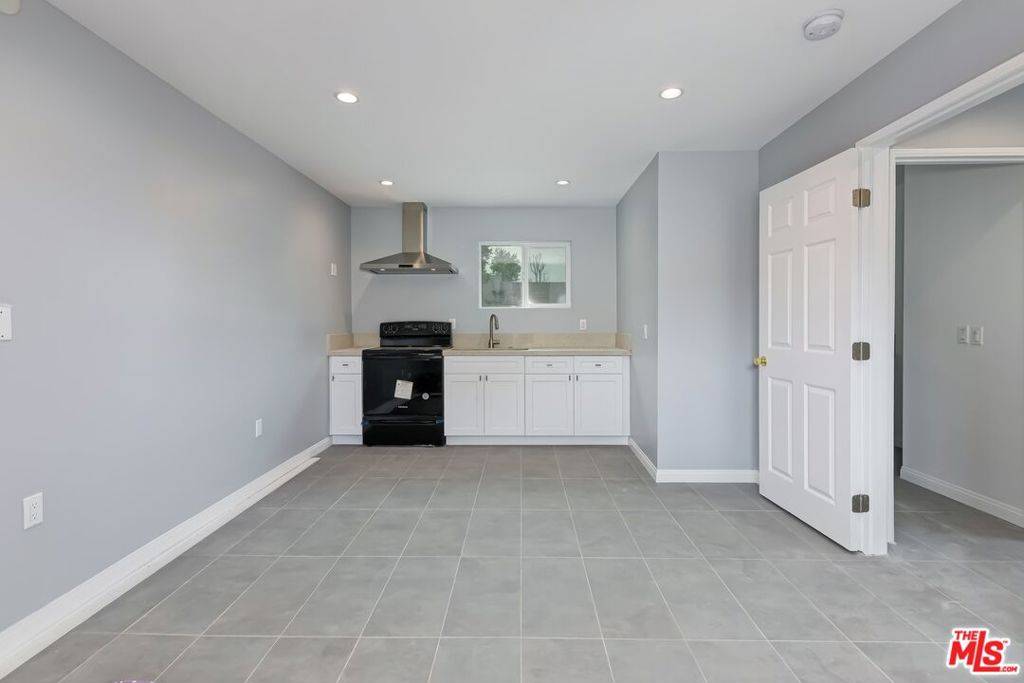 North Hills, CA 91343,16616 Osborne