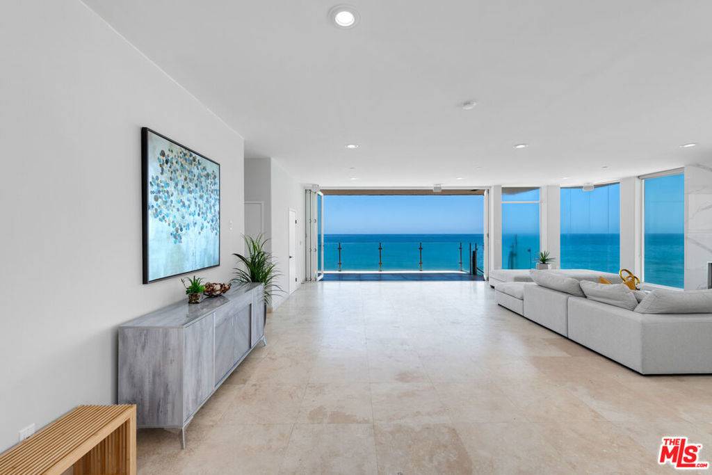 Malibu, CA 90265,43250 Pacific Coast HWY