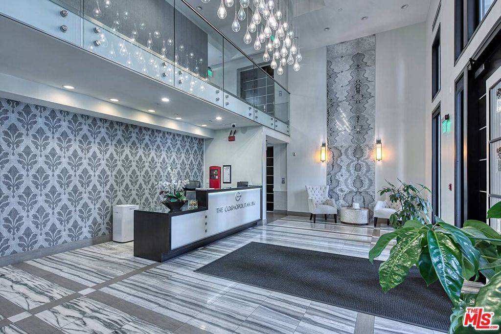 Los Angeles, CA 90049,441 S Barrington AVE #210