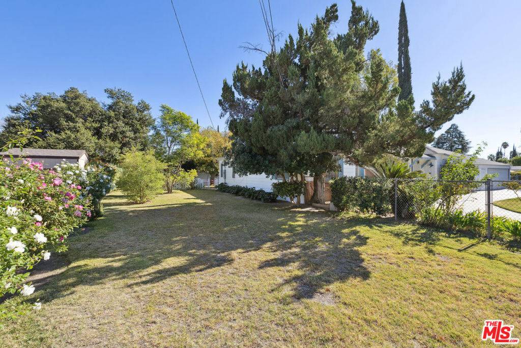 Canoga Park, CA 91304,8422 Eton AVE