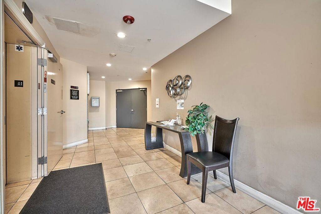 Los Angeles, CA 90006,991 Arapahoe ST #301A