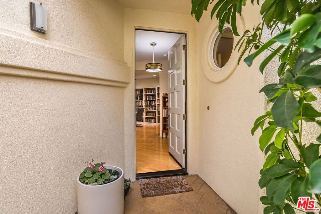 Malibu, CA 90265,6459 Zuma View PL #144
