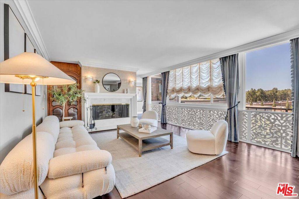 Beverly Hills, CA 90212,9950 Durant DR #PENTHOUSE