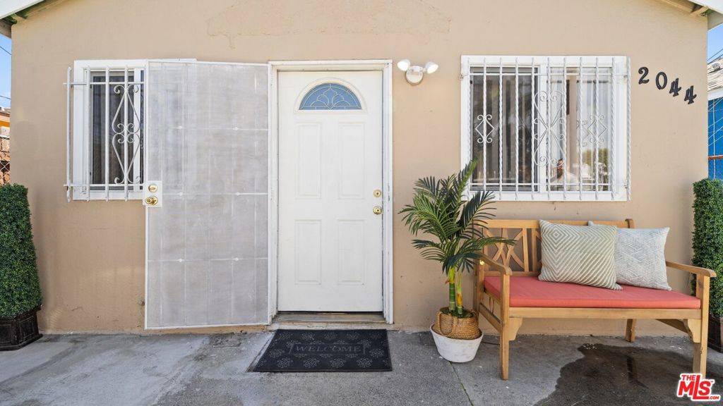 Compton, CA 90222,2044 E Stockwell ST