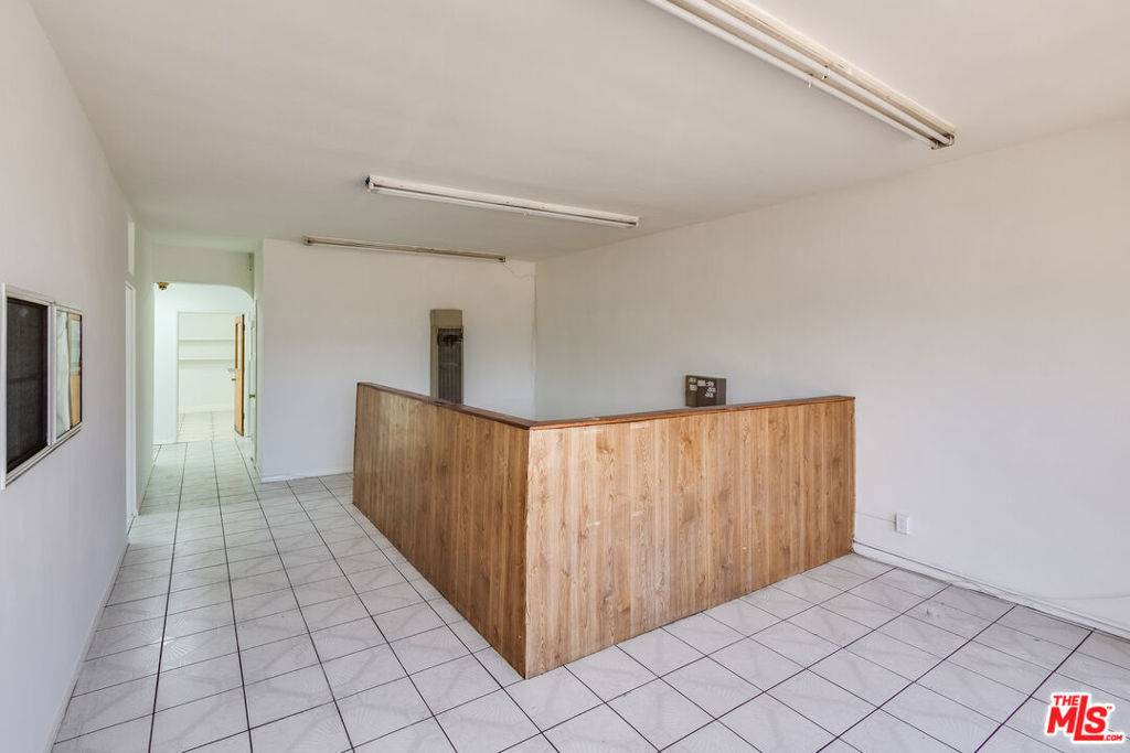 Los Angeles, CA 90034,9623 Venice BLVD