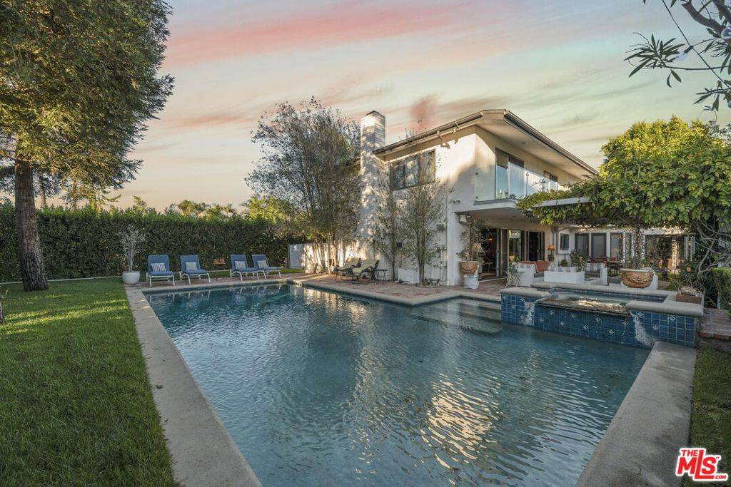 Los Angeles, CA 90046,8414 Edwin DR