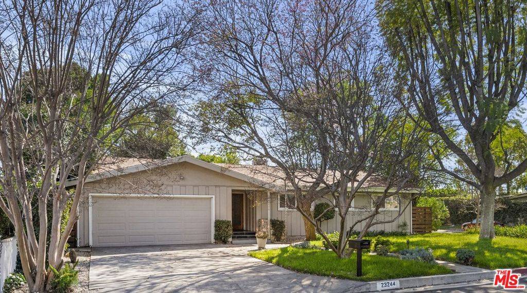 Woodland Hills, CA 91367,23244 Friar ST