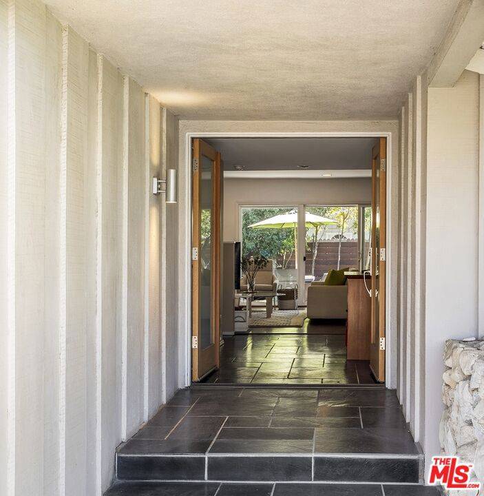 Woodland Hills, CA 91367,23244 Friar ST