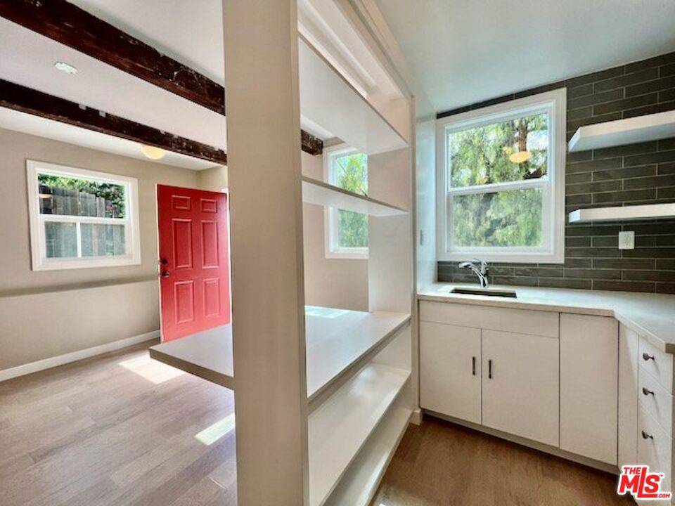 Los Angeles, CA 90026,1922 3/4 Preston AVE