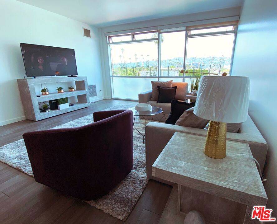 Beverly Hills, CA 90211,8601 Wilshire Blvd #605