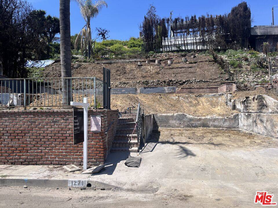 Pacific Palisades, CA 90272,1271 Monument ST