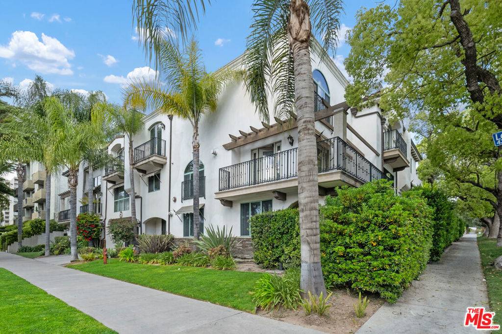 Los Angeles, CA 90027,4301 Los Feliz BLVD #8