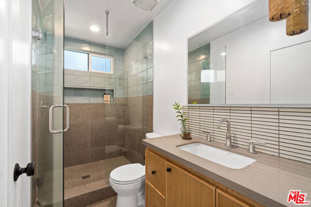 Venice, CA 90291,59 Rose AVE #3