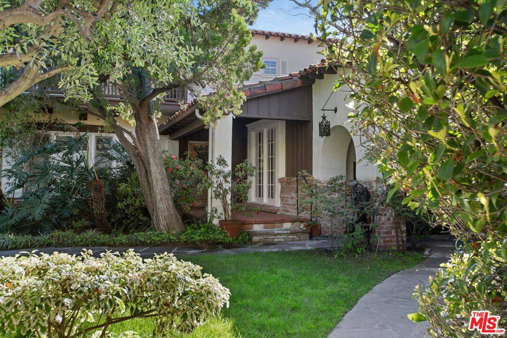 Los Angeles, CA 90024,10966 Strathmore DR #1