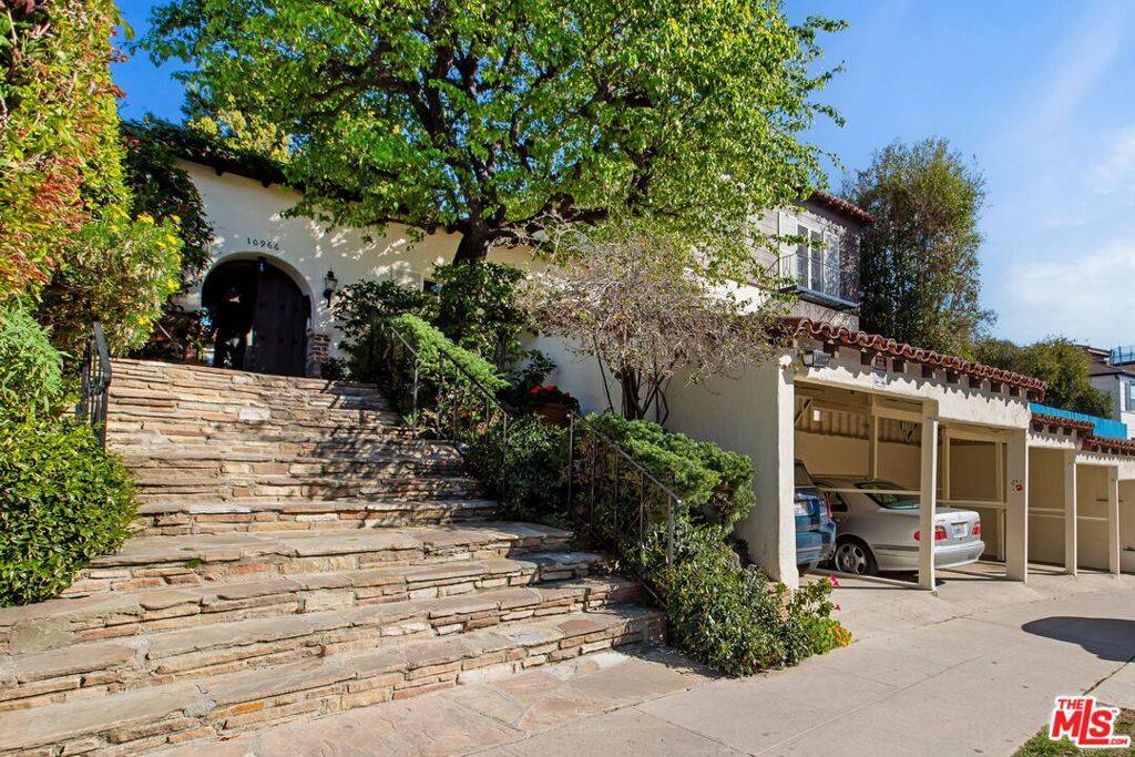 Los Angeles, CA 90024,10966 Strathmore DR #1