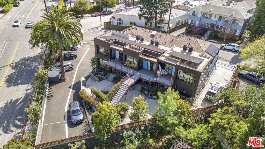 Los Angeles, CA 90039,2811 Waverly DR