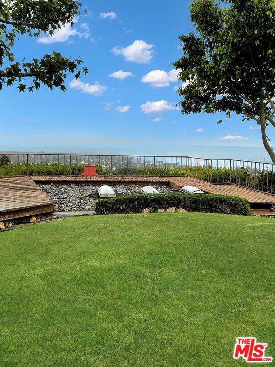Pacific Palisades, CA 90272,816 El Oro LN