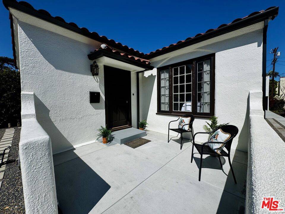Los Angeles, CA 90025,2128 Veteran AVE