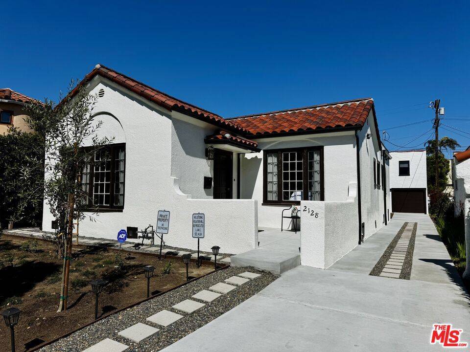 Los Angeles, CA 90025,2128 Veteran AVE