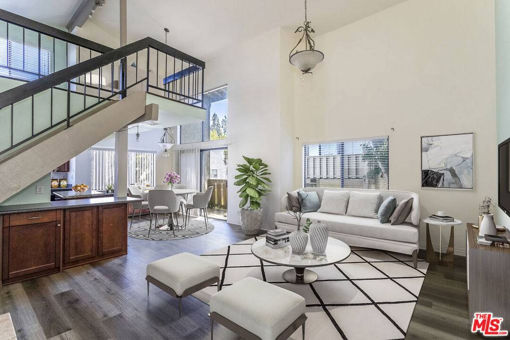Tarzana, CA 91356,18433 Hatteras ST #507