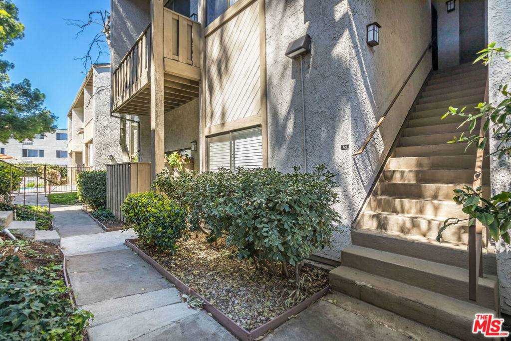 Tarzana, CA 91356,18433 Hatteras ST #507
