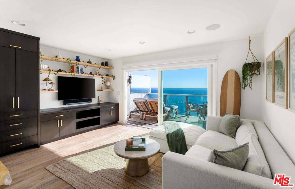 Malibu, CA 90265,20638 Pacific Coast HWY #9-