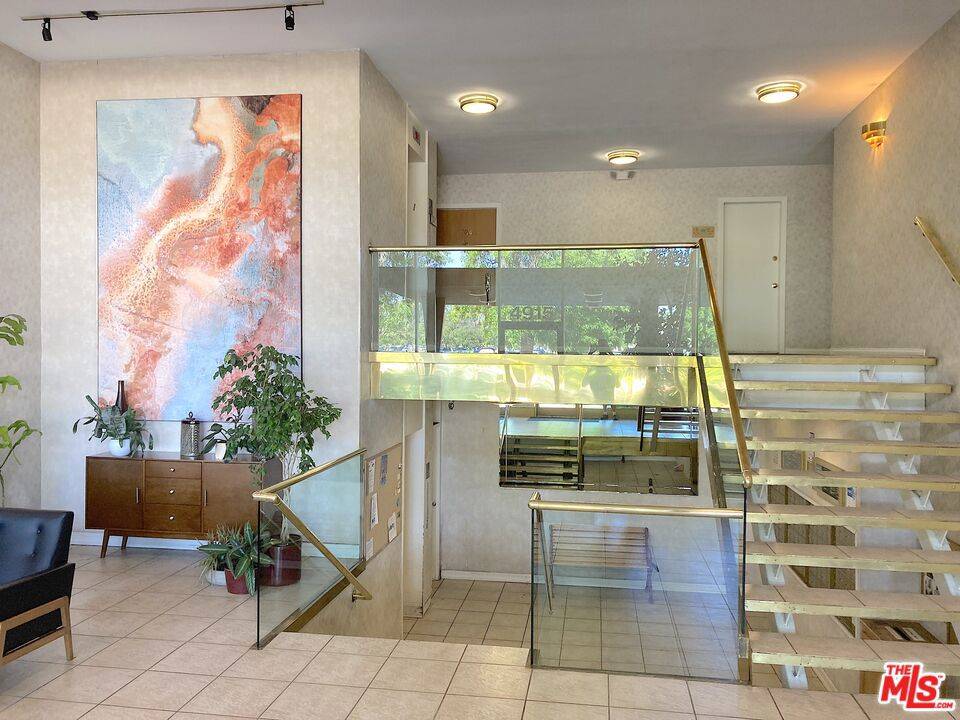 Sherman Oaks, CA 91423,4915 Tyrone AVE #334